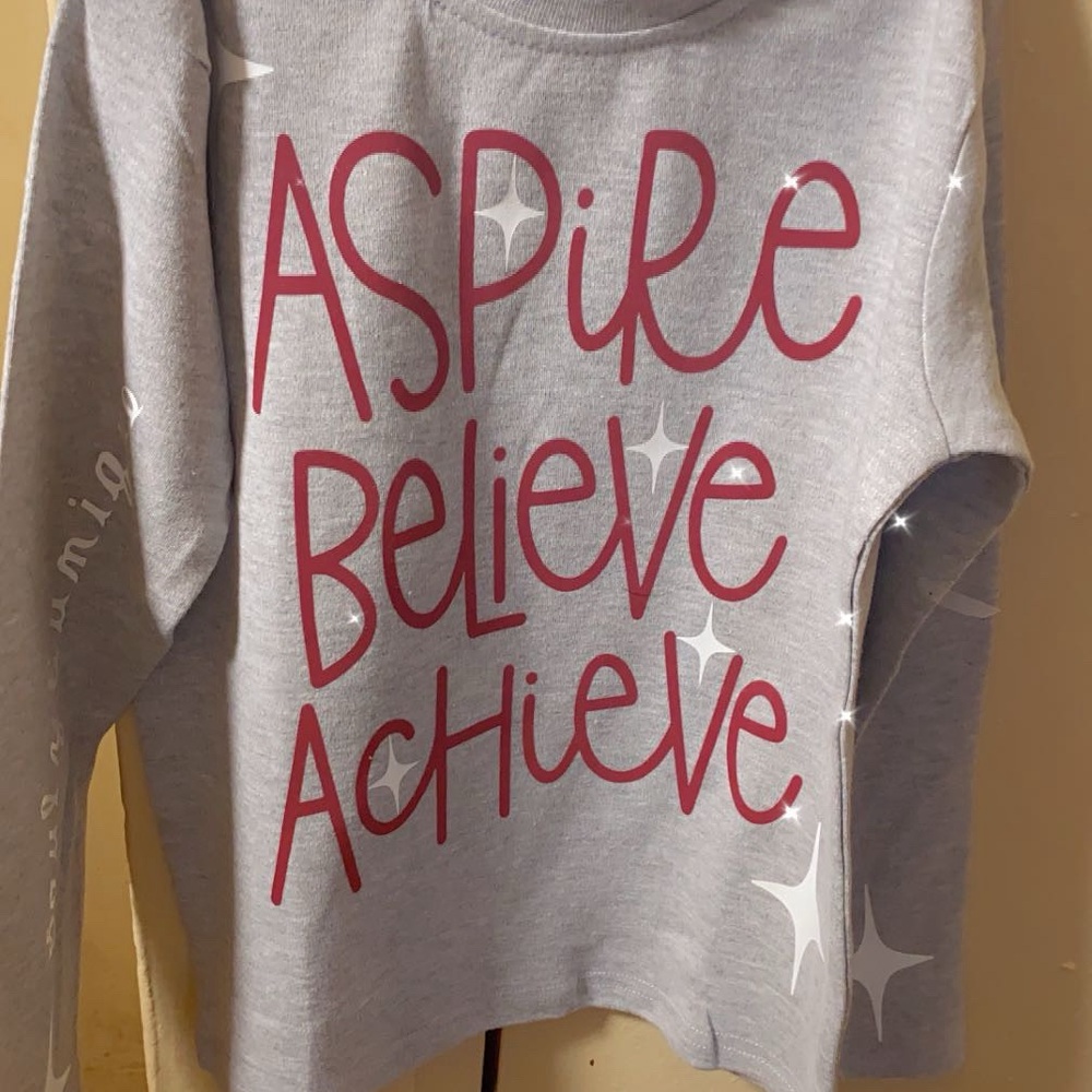 Souly Eunique Toddler Girls 5T Gray n Reflective Burgundy Top